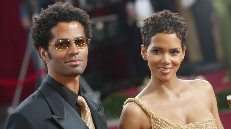 Halle Berry et Eric Benét souriants