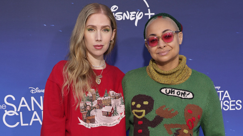 Miranda Maday et Raven-Symone assistent à la première de l'événement