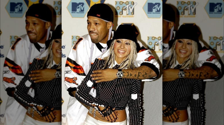 Redman étreignant Christina Aguilera