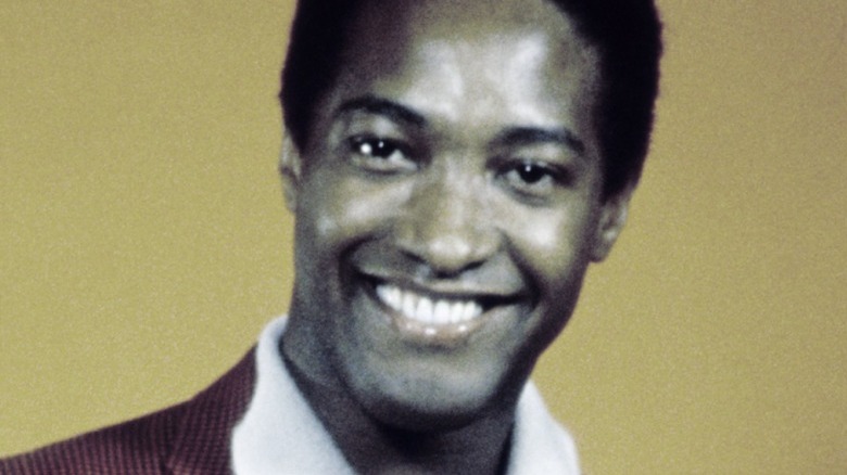 Gros plan sur le sourire de Sam Cooke