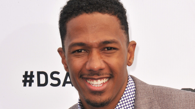 Un Nick Cannon souriant