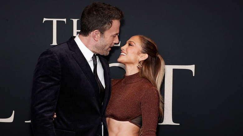 Jennifer Lopez et Ben Affleck souriants