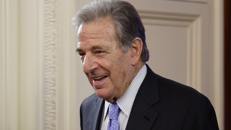 Paul Pelosi souriant