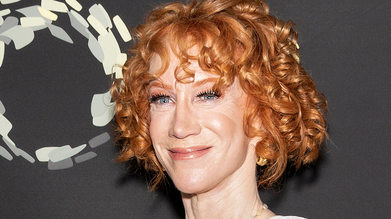 Kathy Griffin sourit