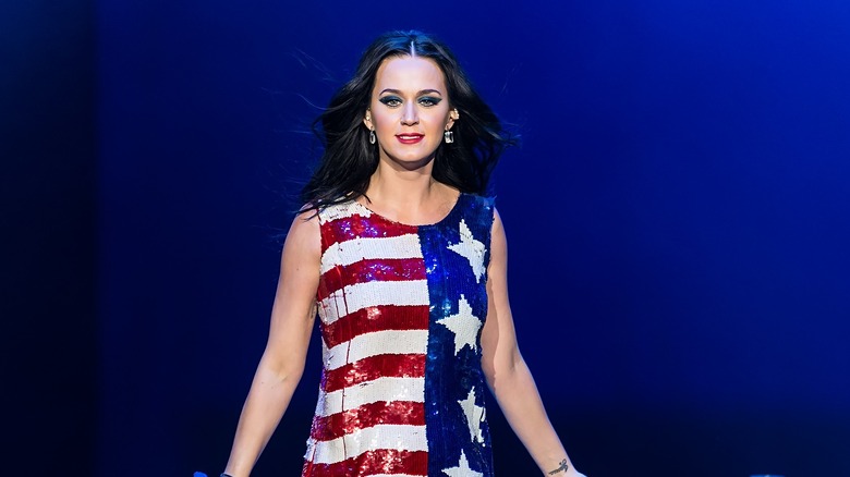 Katy Perry tenue drapeau USA