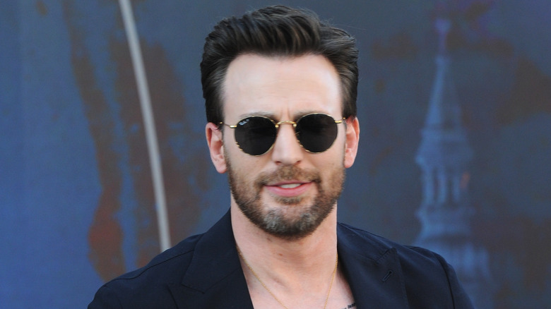 Chris Evans souriant