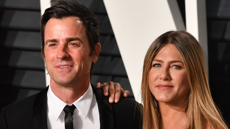 Jennifer Aniston et Justin Theroux souriants