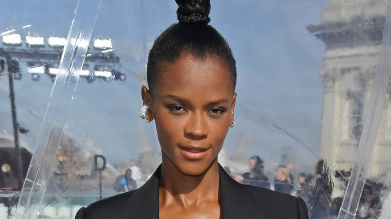 Letitia Wright souriante 