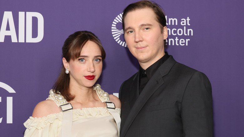 Paul Dano et Zoe Kazan posent