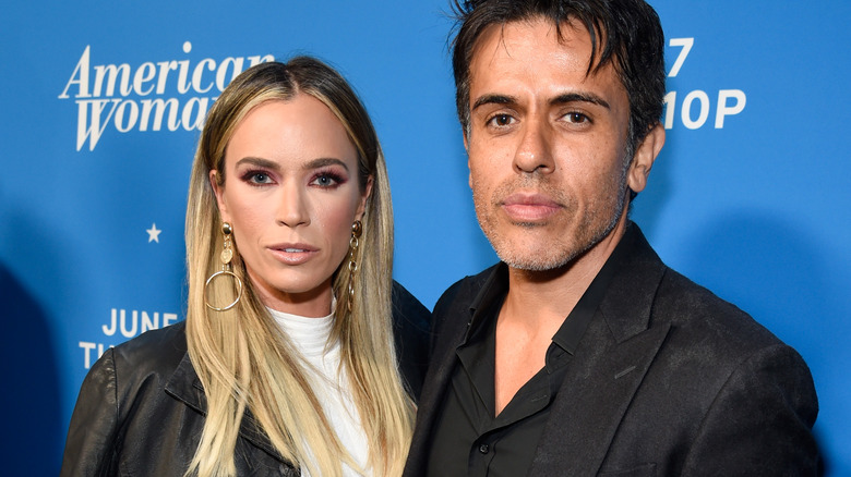 Teddi Mellencamp et Edwin Arroyave posent