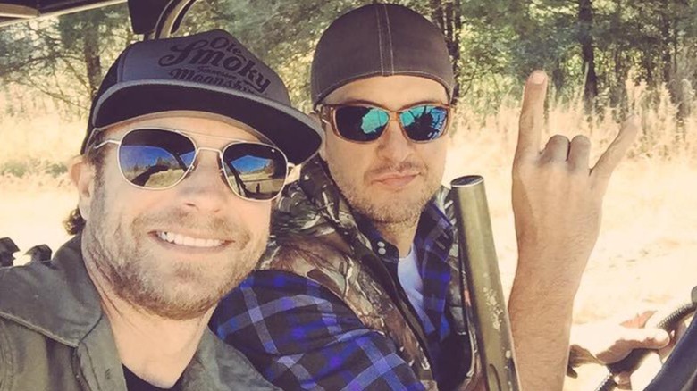 Dierks Bentley chassant avec Luke Bryan