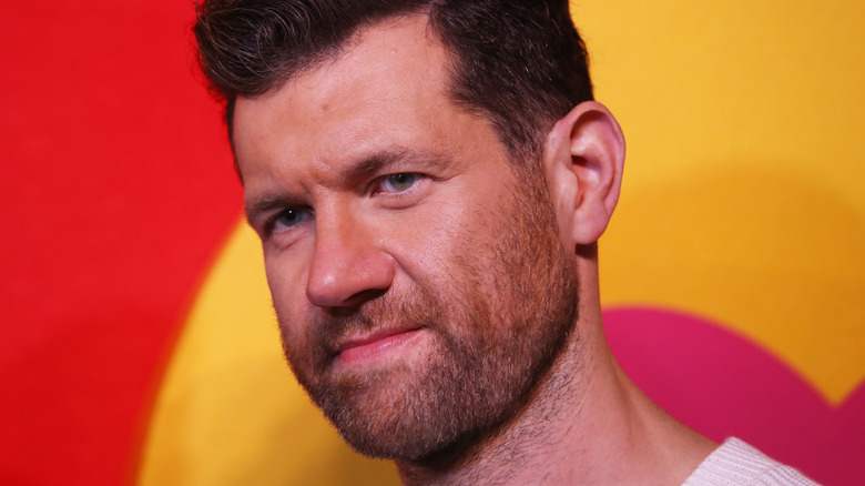 Billy Eichner souriant à la projection des Bros