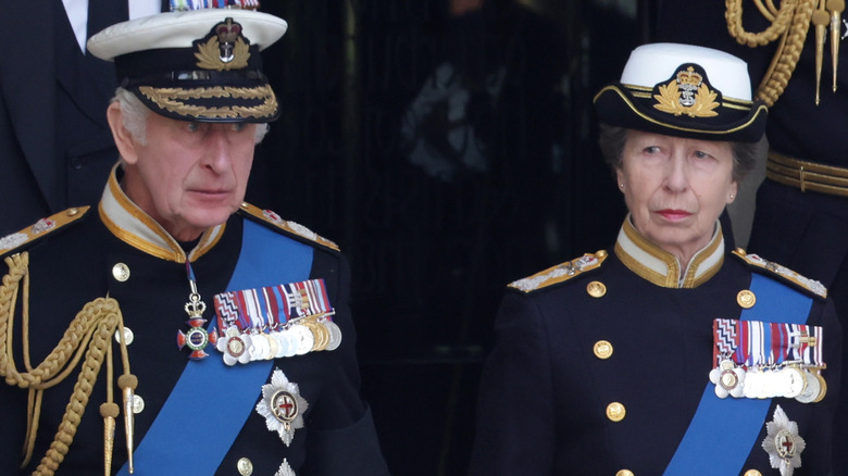 Le roi Charles III et la princesse Anne aux funérailles de la reine Elizabeth