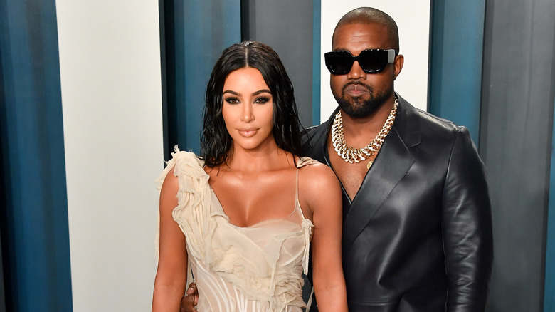 Kanye West pose avec Kim Kardashian