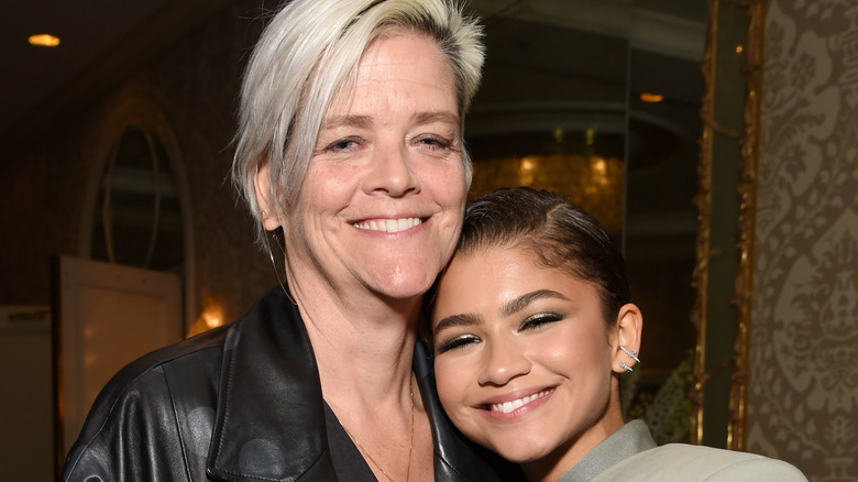 Claire Stoermer et Zendaya posent