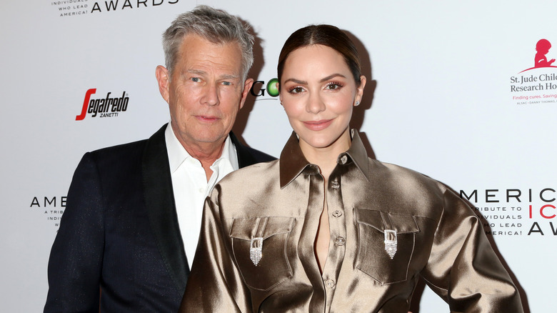 David Foster et Katharine McPhee posant