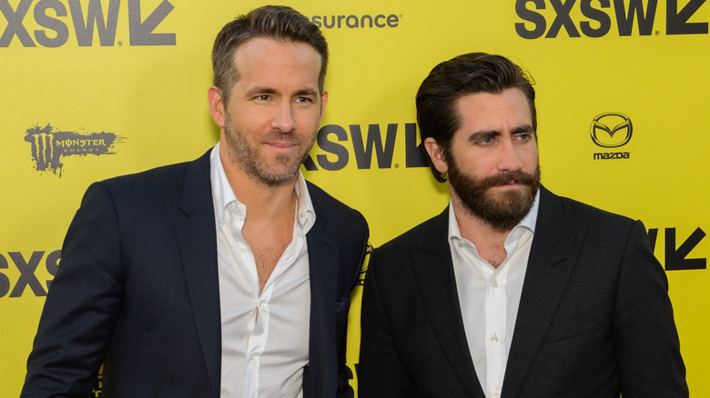 Ryan Reynolds et Jake Gyllenhaal lors d'un événement