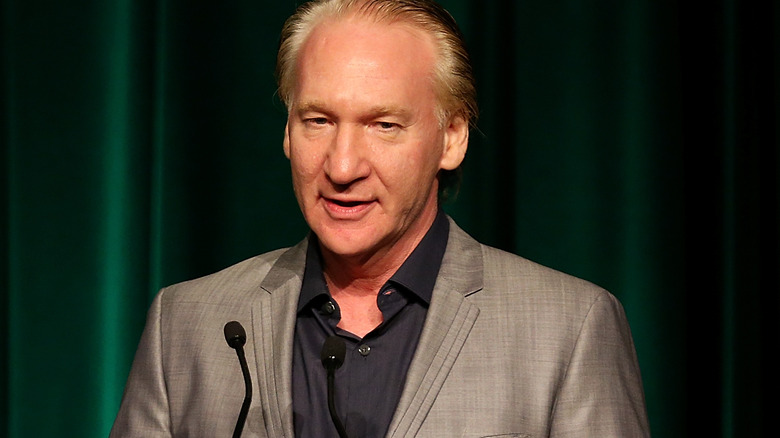 Bill Maher prononçant un discours