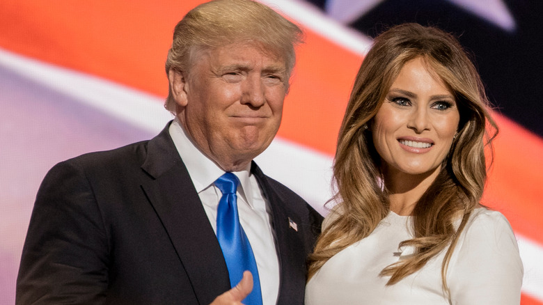 Donald Trump pose avec sa femme Melania Trump