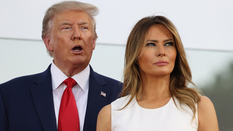 Melania Trump, posant avec son mari Donald Trump