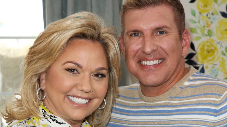 Todd et Julie Chrisley souriant