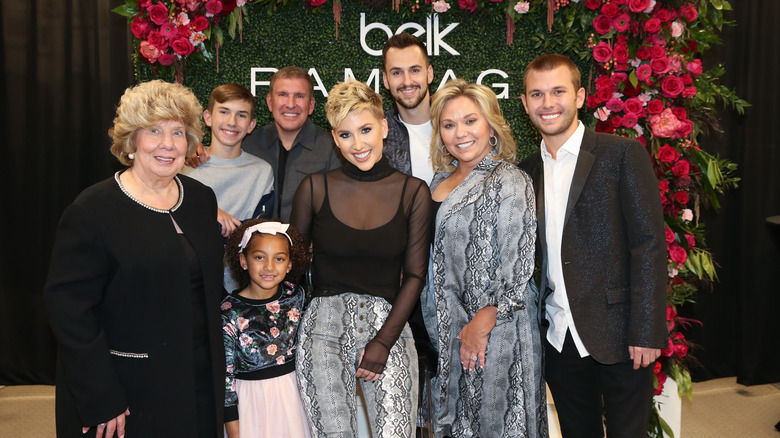 Famille Chrisley souriante