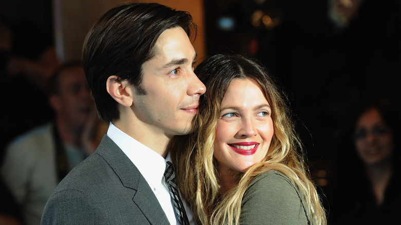 Justin Long et Drew Barrymore posent