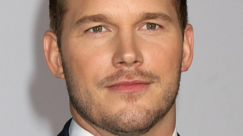 Chris Pratt posant pour une photo 