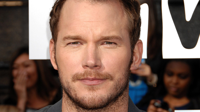 Chris Pratt a l'air sérieux 