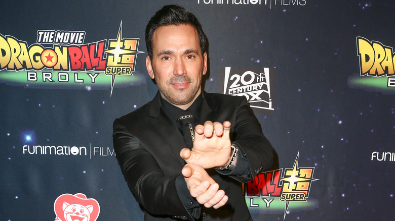 Jason David Frank posant