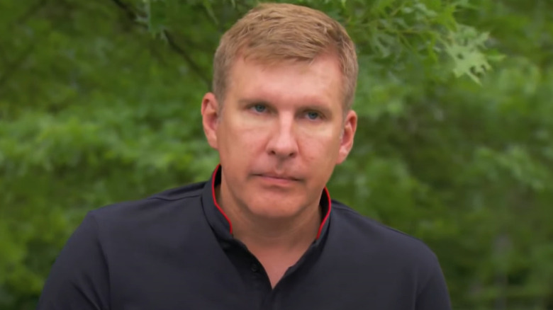 Todd Chrisley a l'air sérieux