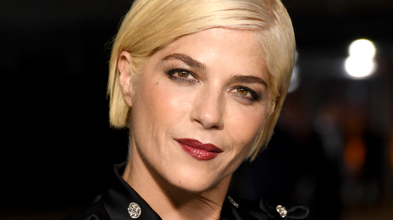 Christina Applegate et Selma Blair posent 