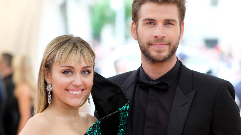 Miley Cyrus et Liam Hemsworth posent