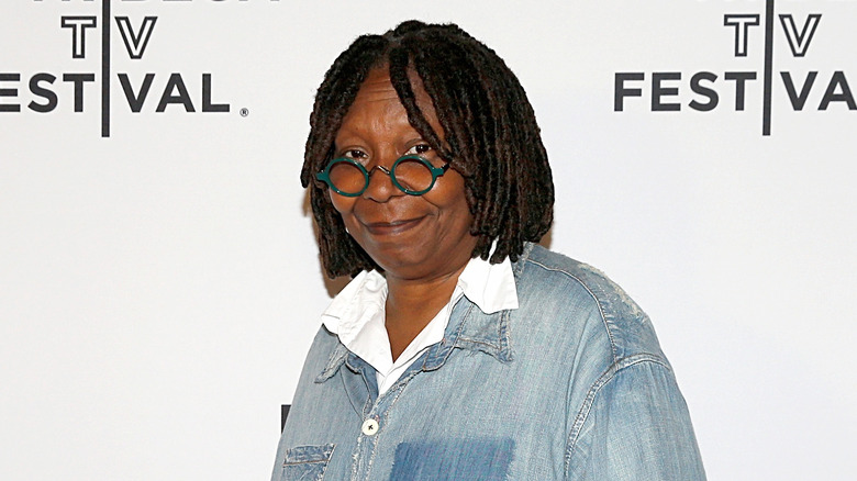 Whoopi Goldberg souriant