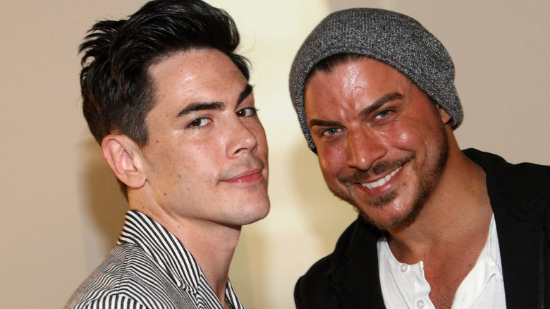 Tom Sandoval pose avec Jax Taylor