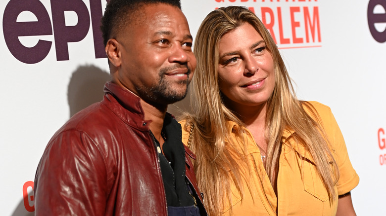 Cuba Gooding Jr. (L) et Claudine De Niro assistent à la projection du "Parrain de Harlem" à New York