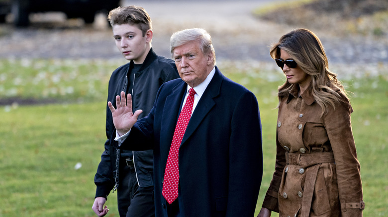 Barron Trump avec ses parents en 2019