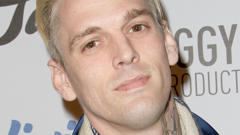 aaron carter yeux verts