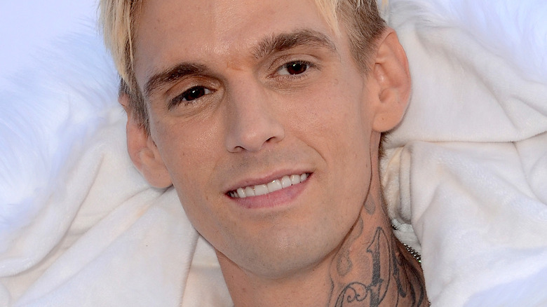 À quoi ressemblait la relation d’Aaron Carter avec son frère Nick avant sa mort