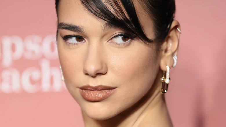 Dua Lipa abat les rumeurs de performances en Coupe du monde