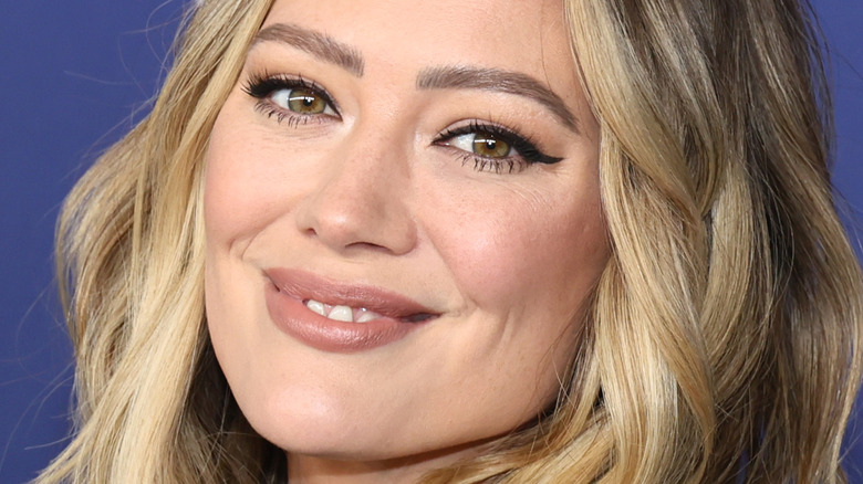 Hilary Duff a des mots intenses pour l’éditeur de la biographie d’Aaron Carter