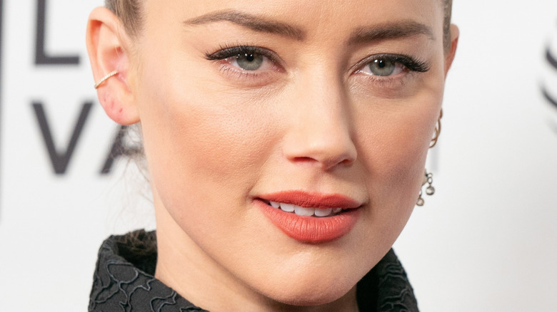 Insider explique comment Amber Heard s’en sort après son procès avec Johnny Depp