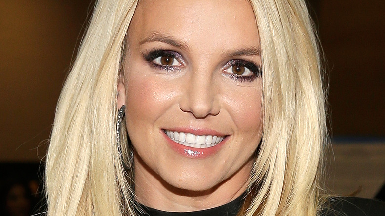 Faux cils de Britney Spears