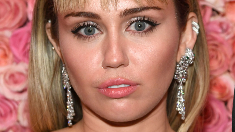 Le look cheveux mouillés de Miley Cyrus