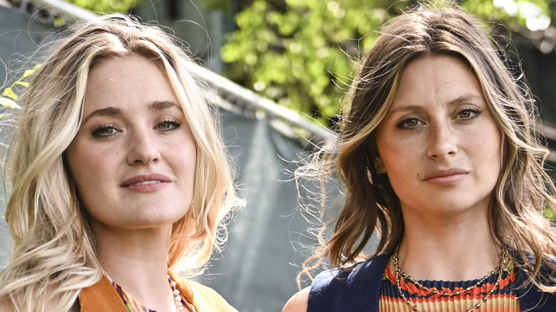 Qu’est-ce que l’amour de By Aly & AJ signifie?  Voici ce que nous pensons