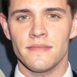 Riverdale : votre guide pour Casey Cott