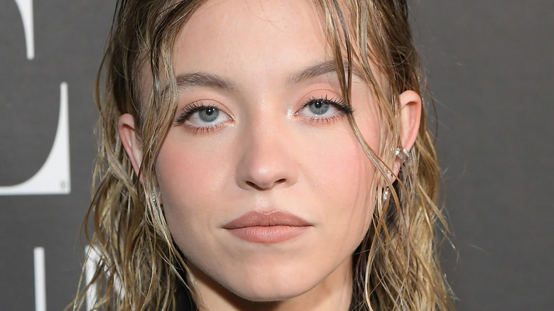 Sydney Sweeney aborde directement le contrecoup de la fête d’anniversaire de sa mère