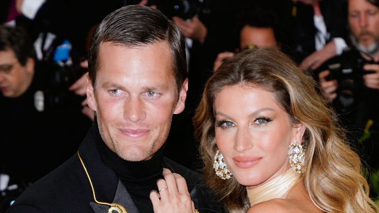 Tom Brady et Gisele Bündchen sont dans l’eau chaude pour leur fondation caritative