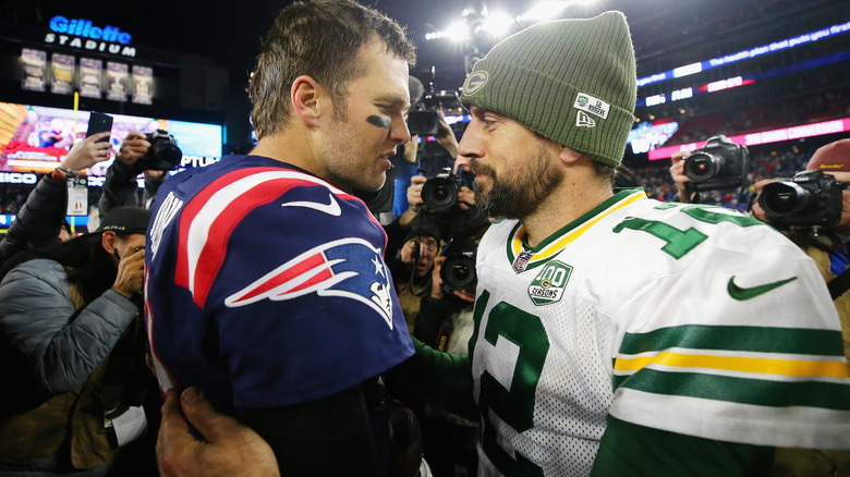 Tom Brady, Aaron Rodgers posant