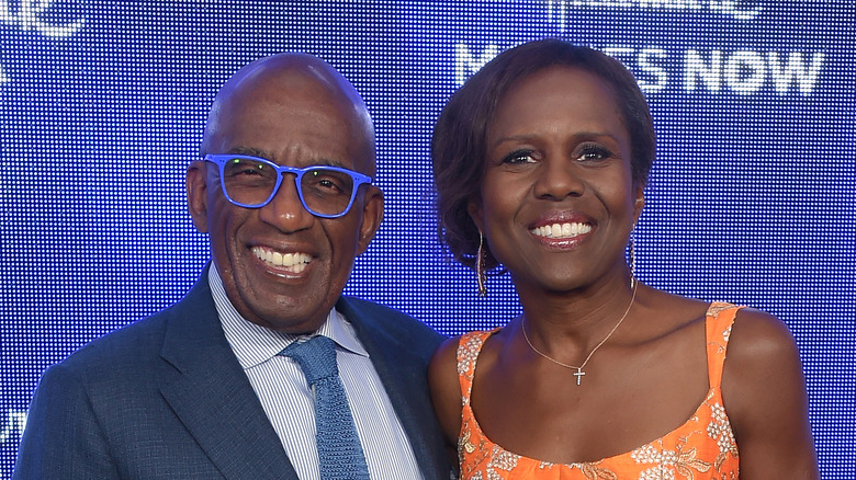 Al Roker et Deborah Roberts souriant 